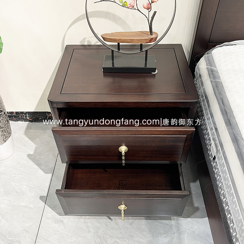 黑檀木中式床头柜
